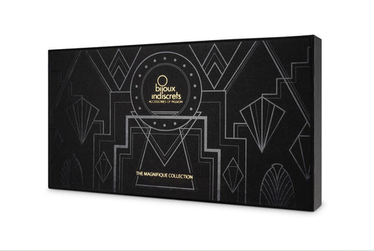 BIJOUX - MAGNIFICENT JEWELRY OF GOLD METAL WAIST CHAINS