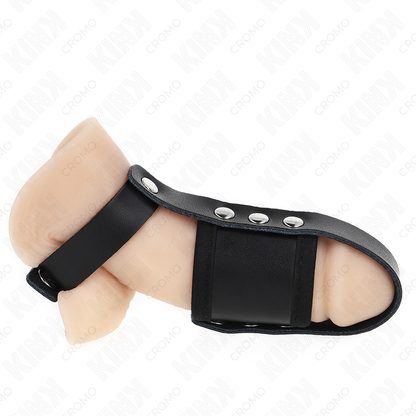 KINK - ANNEAU DE CAGE À PÉNIS REVÊTU DE CUIR AVEC SANGLE RÉGLABLE POUR SÉPARER LES BALLES